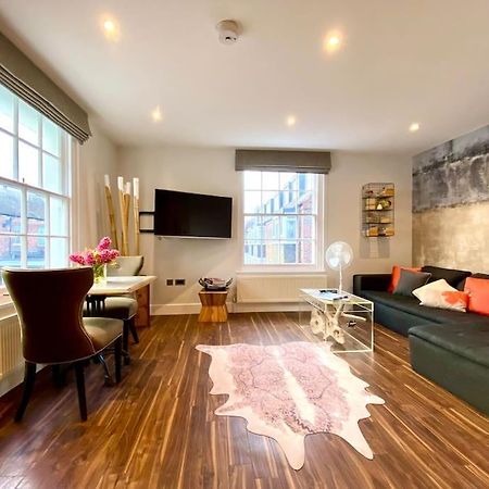 Stunning Little House On Poole Quay - Free Secure Parking & Wifi - In The Heart Of The Old Town - Great Location - Free Parking - Fast Wifi - Smart Tv - Newly Decorated - Sleeps 2! Close To Poole & Bournemouth & Sandbanks Luaran gambar
