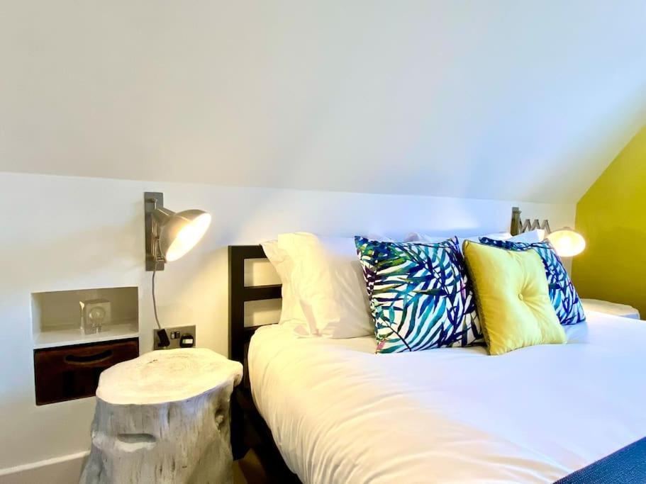 Stunning Little House On Poole Quay - Free Secure Parking & Wifi - In The Heart Of The Old Town - Great Location - Free Parking - Fast Wifi - Smart Tv - Newly Decorated - Sleeps 2! Close To Poole & Bournemouth & Sandbanks Luaran gambar
